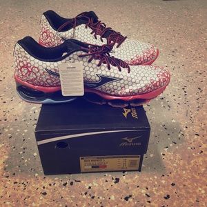 Mizuno Men’s Wave Prophecy 3 running shoe